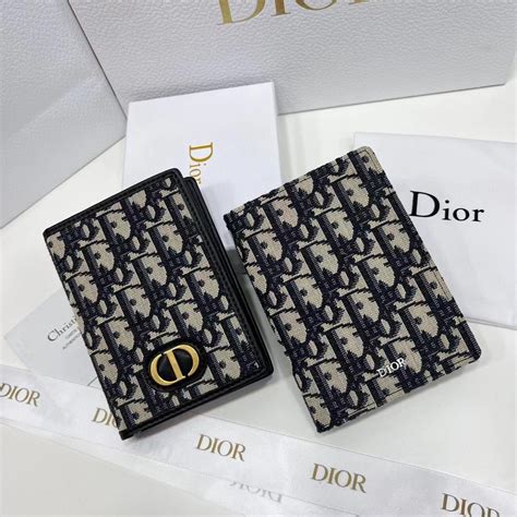 portapassaporto dior|Altro.